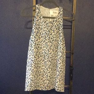 Sleeveless printed top